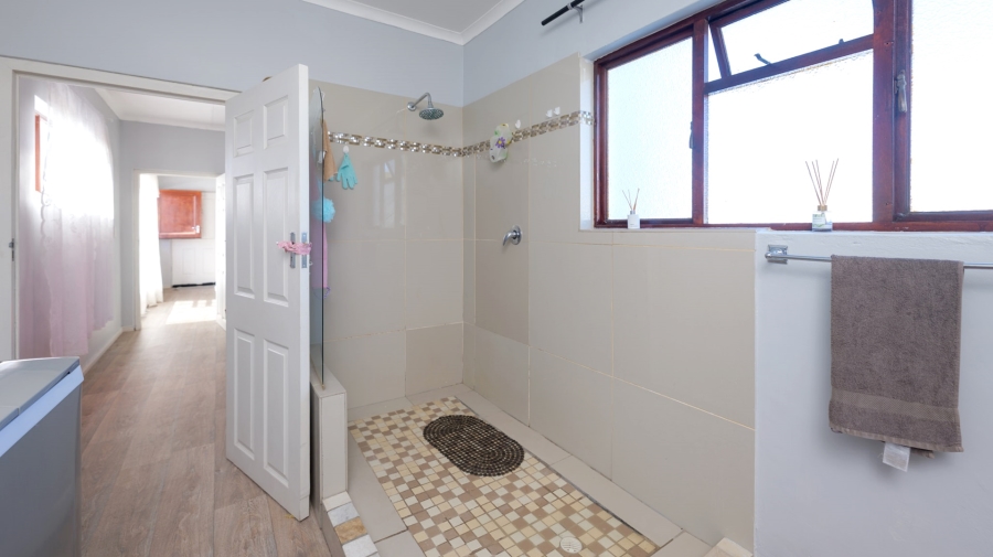 5 Bedroom Property for Sale in Bredasdorp Western Cape